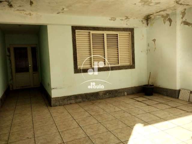 Sobrado de 4 quartos na Vila Scarpelli em Santo André-SP: 2 suites, 1 sala, 3 banheiros, 2 vagas, 160m². Aproveite!