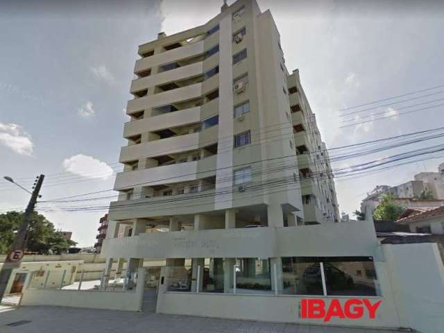 Apartamento com 2 quartos para alugar na Tenente Olimpio Costa, 143, Capoeiras, Florianópolis, 62 m2 por R$ 1.850