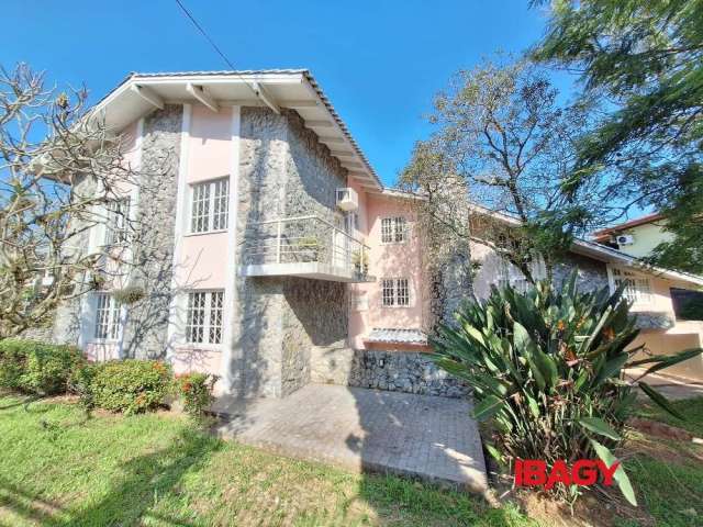 Casa para alugar na Capitao Savas, 565, Coqueiros, Florianópolis, 566 m2 por R$ 13.000