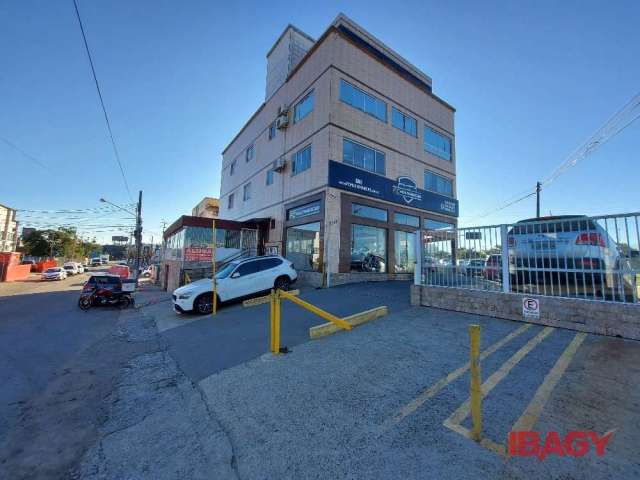 Sala comercial com 1 sala para alugar na Avenida Governador Ivo Silveira, 3568, Capoeiras, Florianópolis, 67 m2 por R$ 1.500