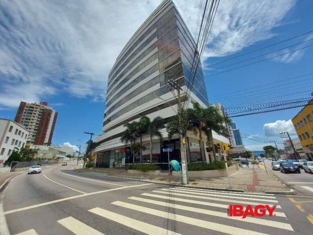 Sala comercial com 1 sala para alugar na Rua Doutor Heitor Blum, 310, Estreito, Florianópolis, 20 m2 por R$ 850