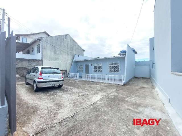 Casa com 2 quartos para alugar na Rua Santa Isabel, 70, Picadas do Sul, São José, 70 m2 por R$ 2.000