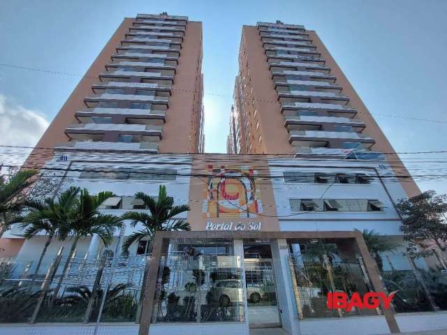 Apartamento com 3 quartos para alugar na Avenida Farroupilha, 350, Barreiros, São José, 93 m2 por R$ 2.750