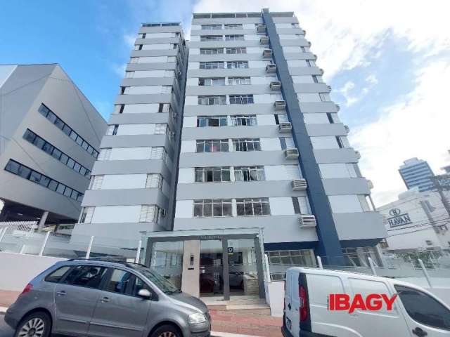 Apartamento com 3 quartos para alugar na Rua Madalena Barbi, 30, Centro, Florianópolis, 85 m2 por R$ 3.900