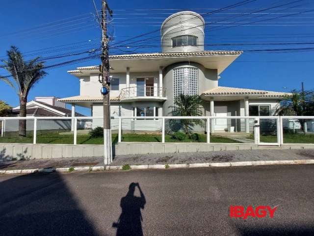 Casa com 4 quartos para alugar na Rua das Macieiras, 250, Pedra Branca, Palhoça, 359 m2 por R$ 10.750