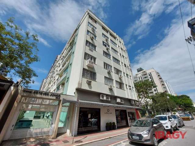 Apartamento com 2 quartos para alugar na Rua Esteves Júnior, 592, Centro, Florianópolis, 80 m2 por R$ 3.000