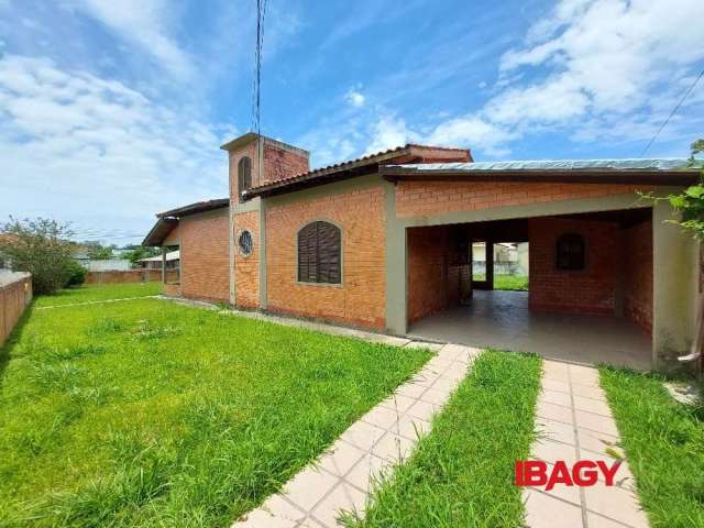 Casa com 3 quartos para alugar na Servidão Olímpio Manoel da Costa, 224, Canasvieiras, Florianópolis, 115 m2 por R$ 2.900