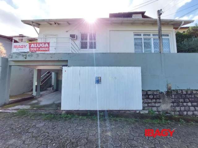 Casa com 2 quartos para alugar na Rua Juvan Rocha, 309, Agronômica, Florianópolis, 82 m2 por R$ 3.200