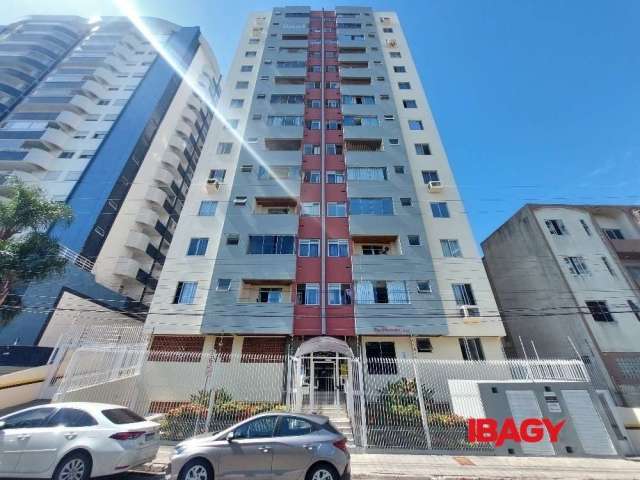 Apartamento com 2 quartos para alugar na Rua Caetano José Ferreira, 514, Kobrasol, São José, 51 m2 por R$ 2.350