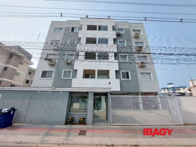 Apartamento com 2 quartos para alugar na Rua Vereador Jacob Knabben da Silva, 3275, Pagani, Palhoça, 54 m2 por R$ 2.000