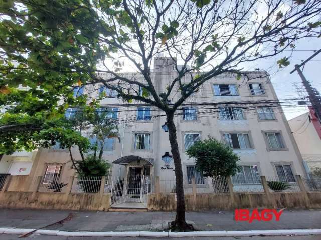 Apartamento com 2 quartos para alugar na Avenida Lédio João Martins, 354, Kobrasol, São José, 69 m2 por R$ 2.300