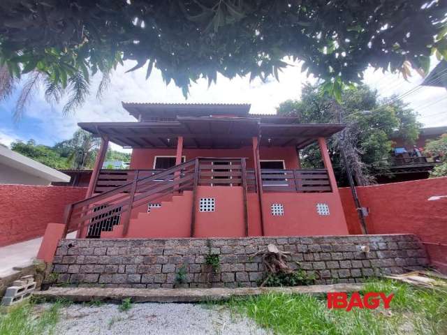 Casa com 4 quartos para alugar na Rodovia Francisco Thomaz dos Santos, 1180, Morro das Pedras, Florianópolis, 160 m2 por R$ 6.500