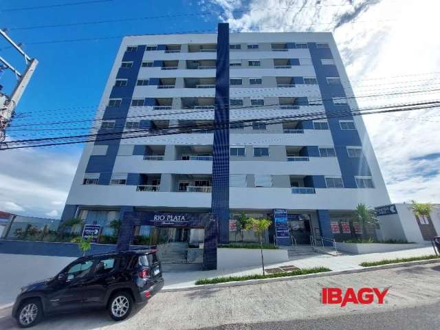 Apartamento com 3 quartos para alugar na Rua Joaquim Nabuco, 1718, Coloninha, Florianópolis, 80 m2 por R$ 3.900