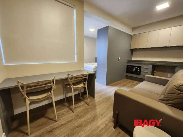 Apartamento com 1 quarto para alugar na Rua Trajano, 152, Centro, Florianópolis, 39 m2 por R$ 2.500