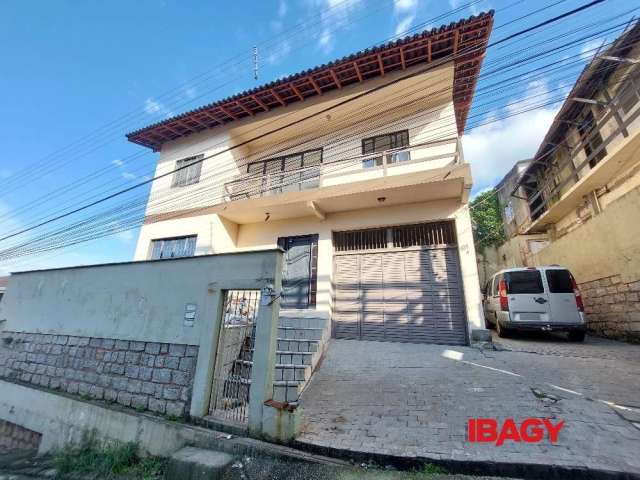 Apartamento com 1 quarto para alugar na Servidão Natalino, 101, Capoeiras, Florianópolis, 30 m2 por R$ 1.750
