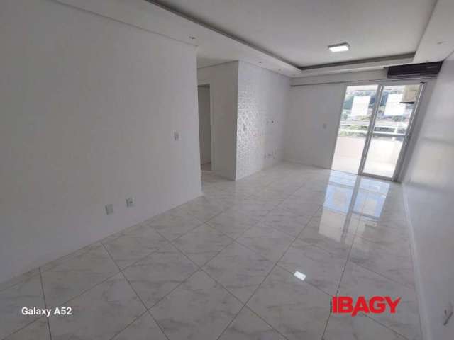 Apartamento com 2 quartos para alugar na Rua Capitão Romualdo de Barros, 611, Carvoeira, Florianópolis, 76 m2 por R$ 3.600