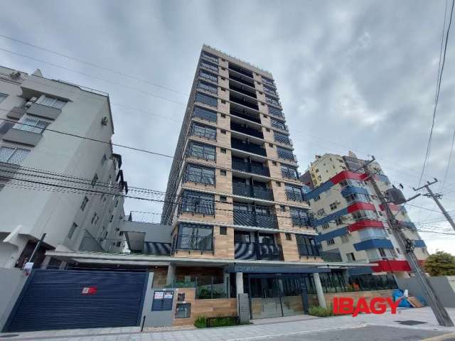 Apartamento com 1 quarto para alugar na Afonso Pena, 542, Estreito, Florianópolis, 40 m2 por R$ 3.200