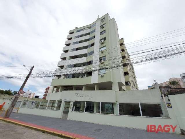 Apartamento com 2 quartos para alugar na Tenente Olimpio Costa, 143, Estreito, Florianópolis, 67 m2 por R$ 3.000