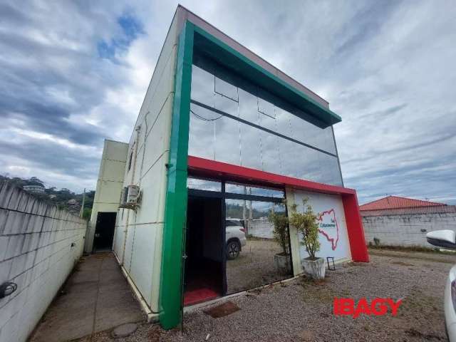 Barracão / Galpão / Depósito com 4 salas para alugar na Marcos Jorge Kreich, 436, Centro, Antônio Carlos, 770 m2 por R$ 11.000