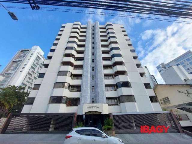 Apartamento com 4 quartos para alugar na Rua Antônio Dib Mussi, 522, Centro, Florianópolis, 181 m2 por R$ 4.700