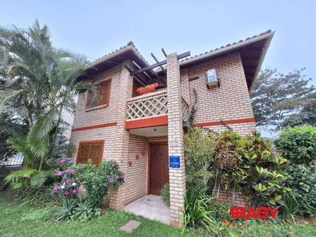 Casa com 5 quartos para alugar na Rua Elke Hering, 60, Barra da Lagoa, Florianópolis, 320 m2 por R$ 7.500