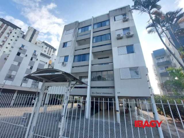 Apartamento com 2 quartos para alugar na professor maria flora pausewang, 277, Trindade, Florianópolis, 73 m2 por R$ 3.100