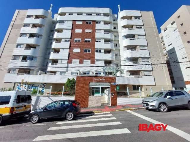 Apartamento com 3 quartos para alugar na Rua Santos Saraiva, 1180, Estreito, Florianópolis, 98 m2 por R$ 3.500