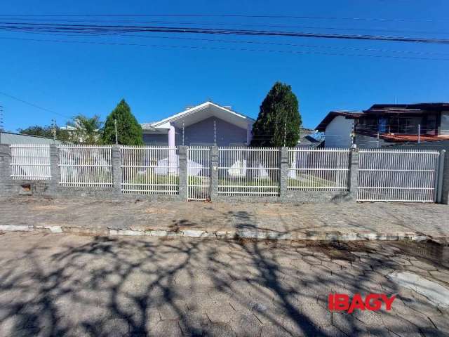 Casa com 3 quartos para alugar na Stella Mares, 197, Ingleses do Rio Vermelho, Florianópolis, 140 m2 por R$ 5.800