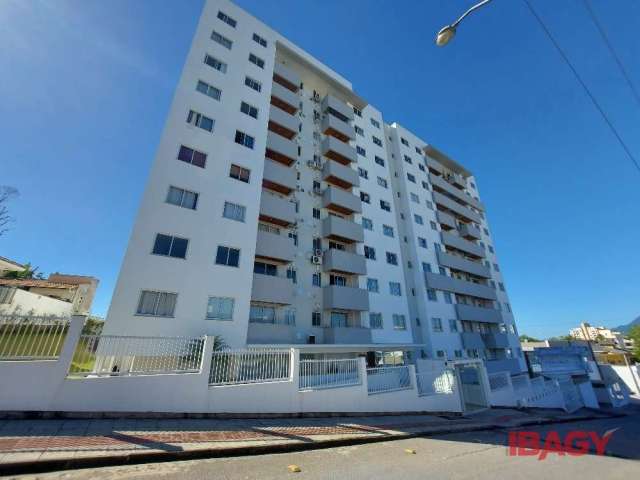 Apartamento com 2 quartos para alugar na Rua Capri, 280, Pagani, Palhoça, 60 m2 por R$ 1.800