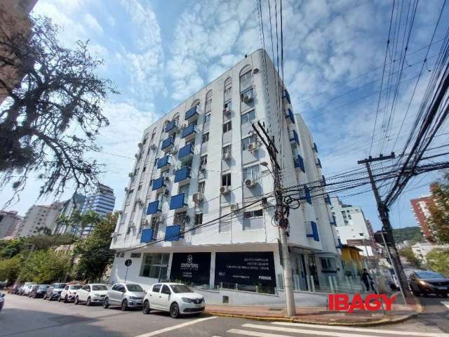 Apartamento com 2 quartos para alugar na Rua Presidente Nereu Ramos, 252, Centro, Florianópolis, 106 m2 por R$ 3.200