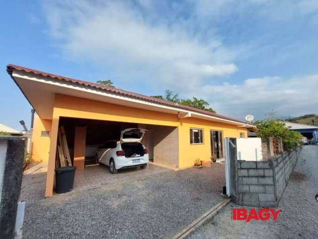 Casa com 2 quartos para alugar na Rua João José Quadros, Guarda do Cubatão, Palhoça, 105 m2 por R$ 2.200