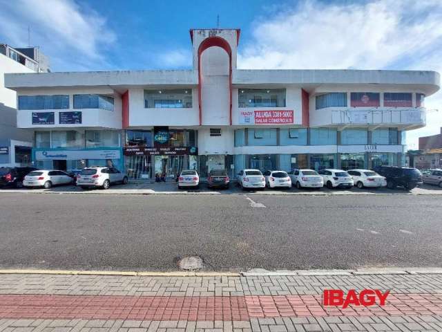 Ponto comercial com 1 sala para alugar na Avenida Leoberto Leal, 1205, Barreiros, São José, 114 m2 por R$ 6.800