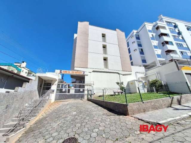 Apartamento com 2 quartos para alugar na Jornalista Tito de Carvalho, 101, Carvoeira, Florianópolis, 61 m2 por R$ 2.950