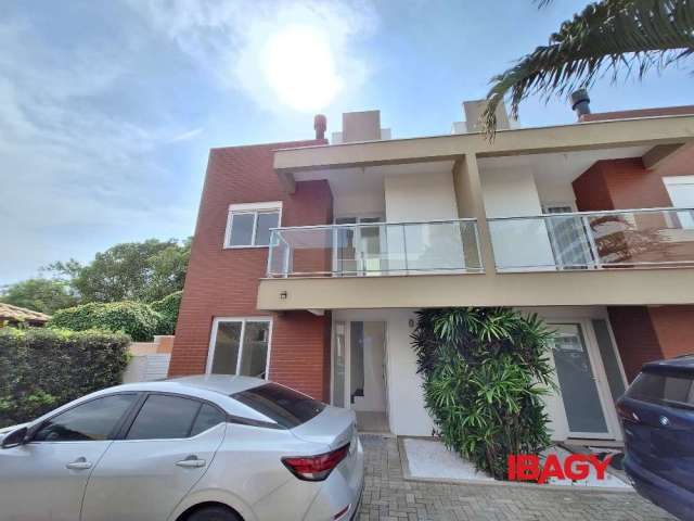 Casa em condomínio fechado com 3 quartos para alugar na Rua Grumixama, 215, Campeche, Florianópolis, 161 m2 por R$ 6.300