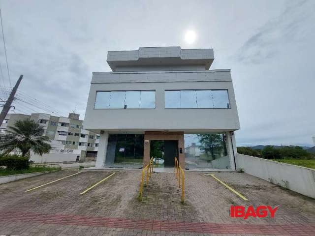 Ponto comercial para alugar na Avenida Celso Joaquim da Silva, 127, Sertão do Maruim, São José, 713 m2 por R$ 29.500