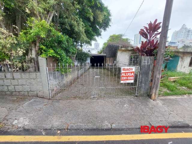 Barracão / Galpão / Depósito com 1 sala para alugar na Rua Moura, 90, Barreiros, São José, 130 m2 por R$ 2.500