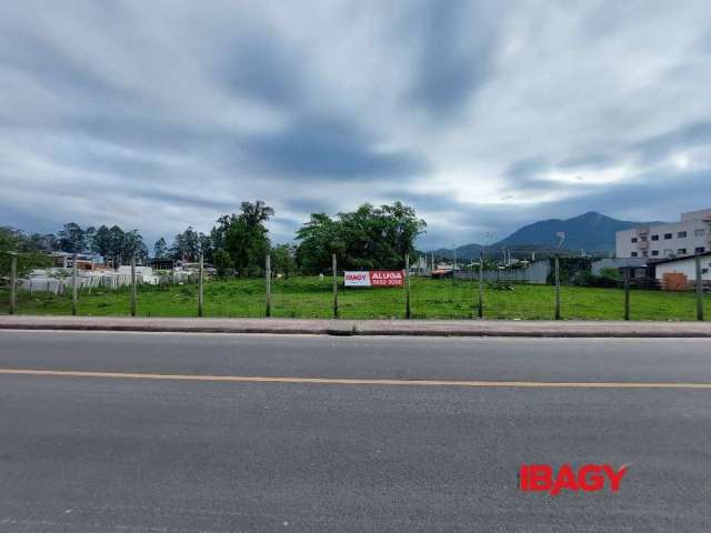 Terreno comercial para alugar na Rua Francisco Antônio da Silva, Sertão do Maruim, São José, 2774 m2 por R$ 2.900