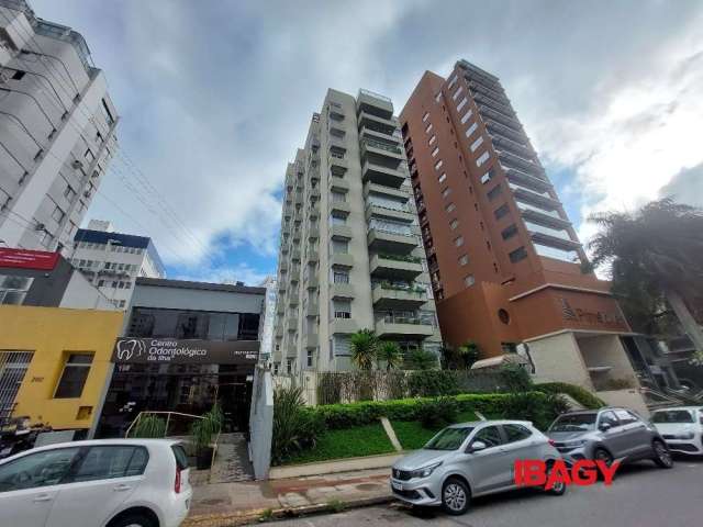 Apartamento com 4 quartos para alugar na Rua Dom Jaime Câmara, 190, Centro, Florianópolis, 200 m2 por R$ 5.500