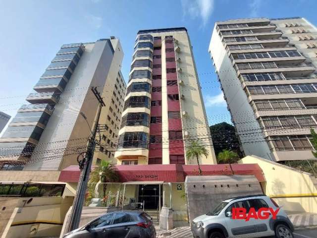 Apartamento com 3 quartos para alugar na Rua Altamiro Guimarães, 321, Centro, Florianópolis, 103 m2 por R$ 4.200