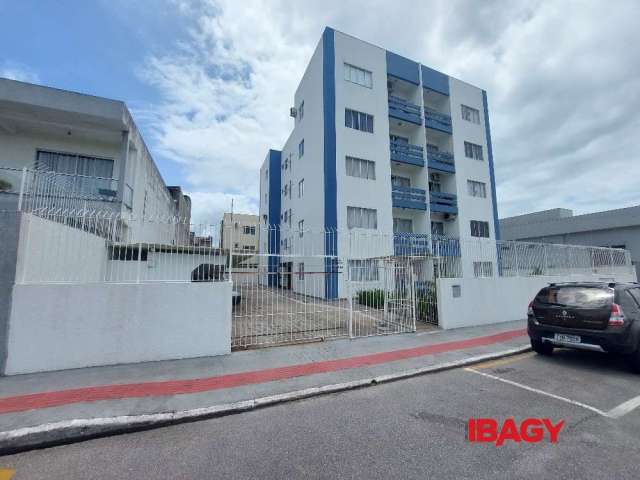 Apartamento com 2 quartos para alugar na Rua Doralice Ramos Pinho, 262, Jardim Cidade de Florianópolis, São José, 60 m2 por R$ 1.900