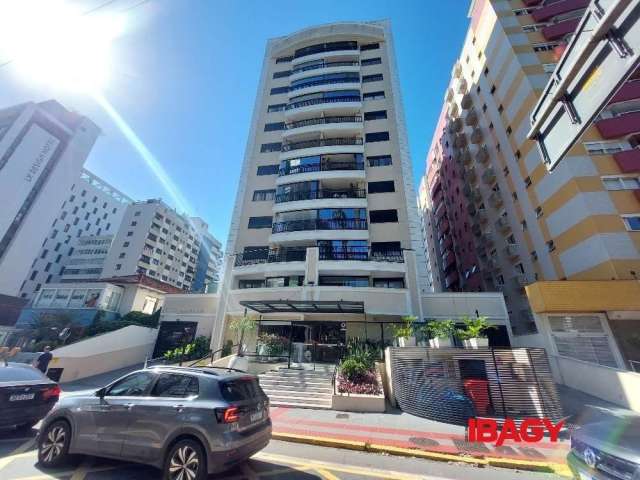 Apartamento com 3 quartos para alugar na Rua Bocaiúva, 1821, Centro, Florianópolis, 151 m2 por R$ 5.500