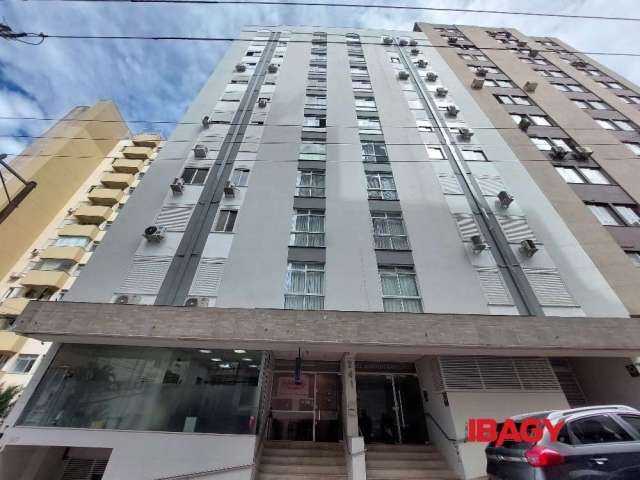 Apartamento com 3 quartos para alugar na Rua Padre Roma, 241, Centro, Florianópolis, 67 m2 por R$ 2.950