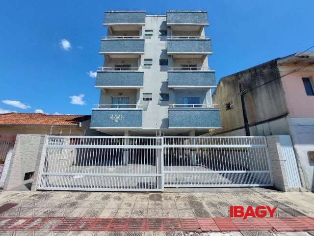 Apartamento com 2 quartos para alugar na Rua Alferes Tiradentes, 302, Ponte do Imaruim, Palhoça, 58 m2 por R$ 1.600