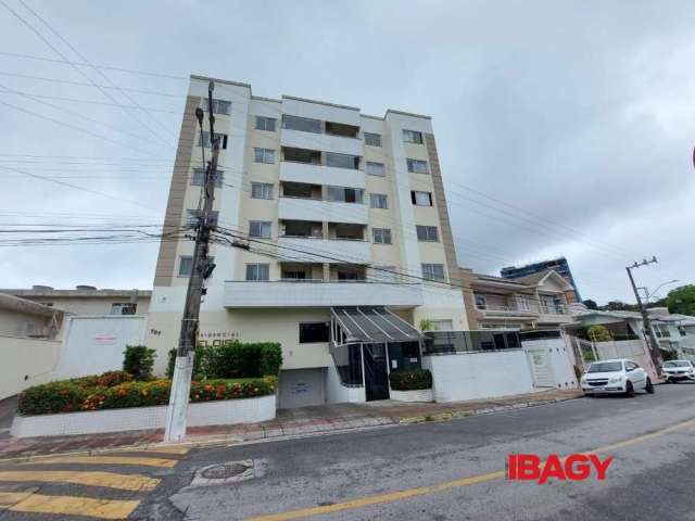 Apartamento com 2 quartos para alugar na Rua Maria Helena Kretzer, 707, Praia Comprida, São José, 63 m2 por R$ 3.200