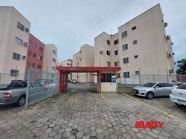 Apartamento com 2 quartos para alugar na Rua Heriberto Hulse, 1333, Barreiros, São José, 47 m2 por R$ 1.500