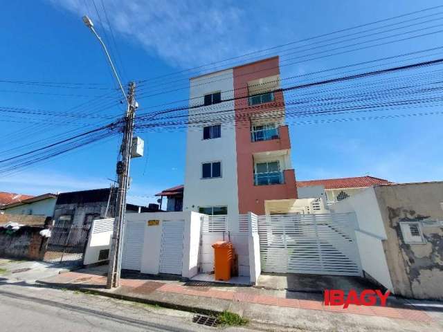 Apartamento com 2 quartos para alugar na José Sinésio José Furtado, 215, Forquilhas, São José, 66 m2 por R$ 1.700