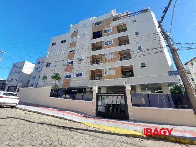 Apartamento com 2 quartos para alugar na Rua Bias Peixoto, 70, Abraão, Florianópolis, 62 m2 por R$ 3.100