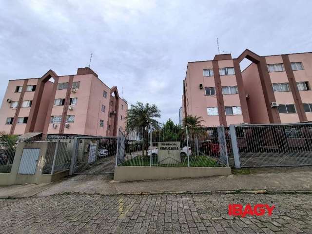 Apartamento com 2 quartos para alugar na Rua José Claudio Schmidt, 50, Serraria, São José, 52 m2 por R$ 1.600