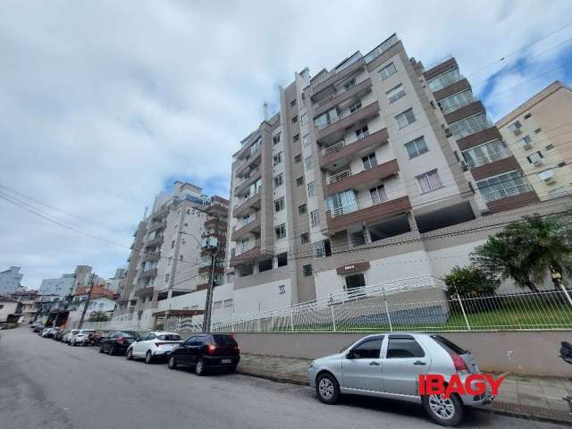 Apartamento com 2 quartos para alugar na Rua Kurt Rantour, 402, Capoeiras, Florianópolis, 63 m2 por R$ 2.000