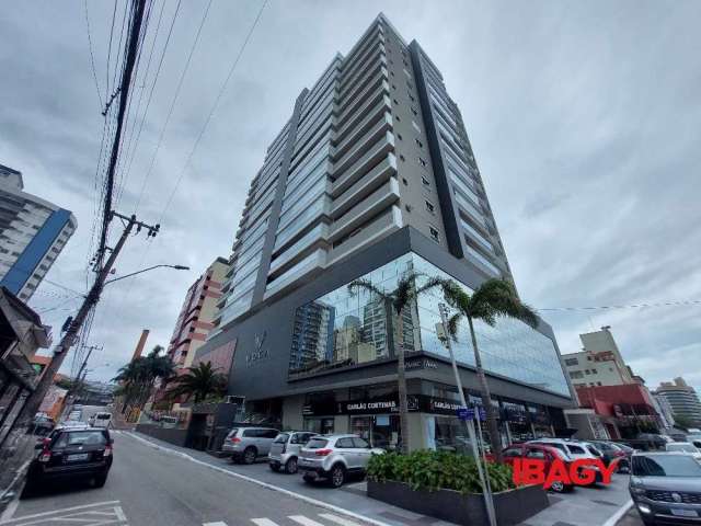 Apartamento com 3 quartos para alugar na Rua Walter da Silva Koerich, 150, Kobrasol, São José, 140 m2 por R$ 6.500